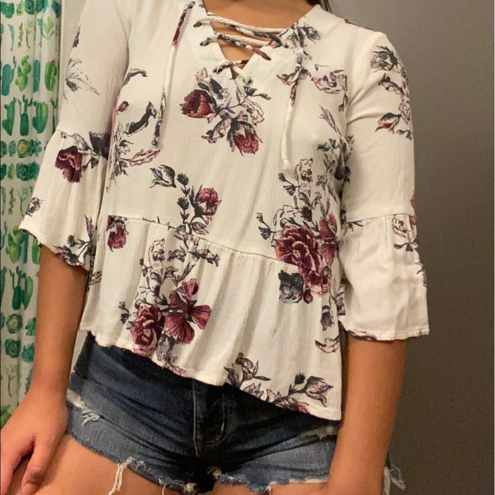 Tilly’s 3/4 Sleeve Lace-up Top